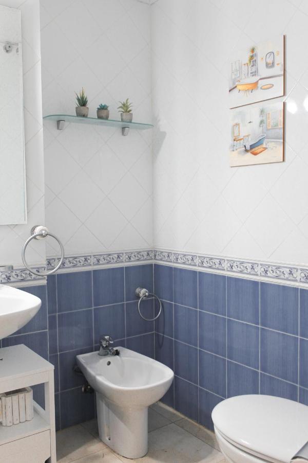Monkeys Apartments Lumbreras Deluxe Севиля Екстериор снимка